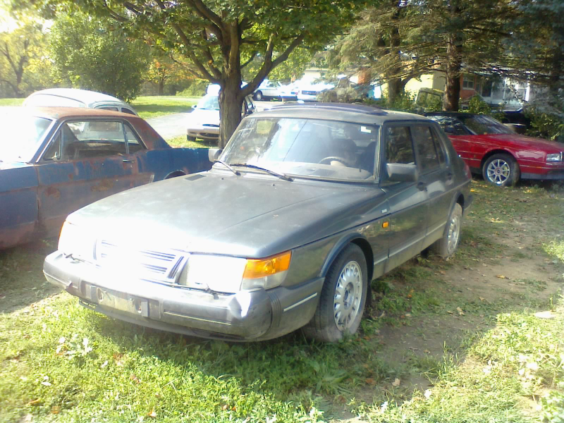 Illustration for article titled I Visited That Must-Sell Car Collection